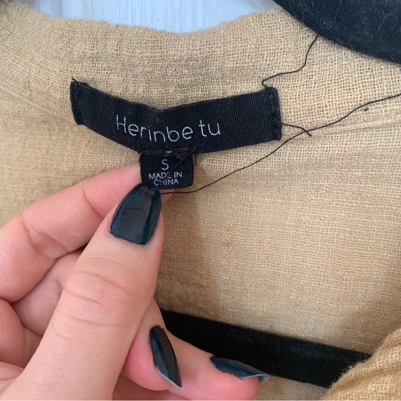 Herinbe Tu Olive Green Linen Tie-Front Blouse - Picture 3 of 9